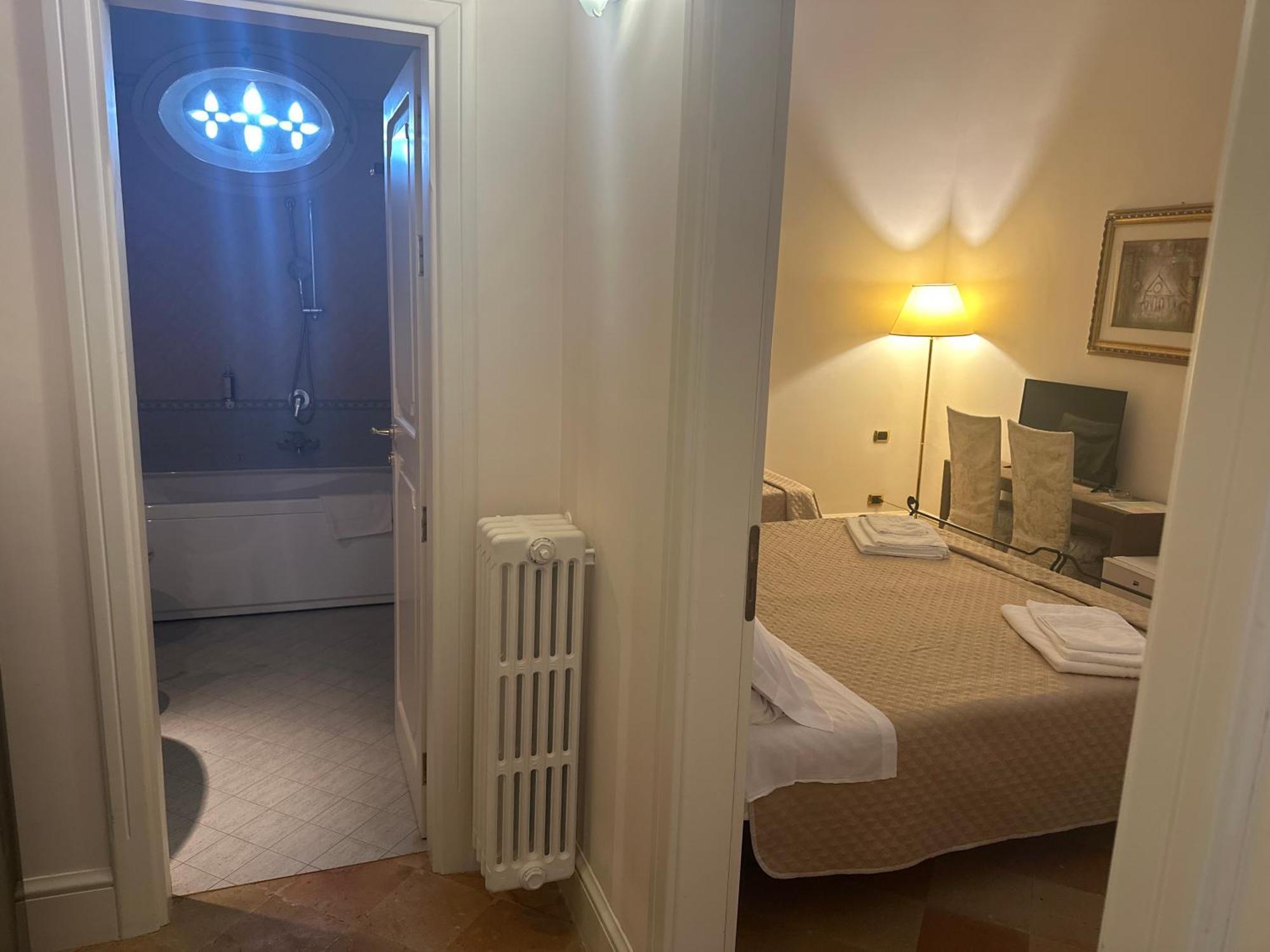 Palazzo Sottile Meninni - Classic Rooms Experience กราวีนา อิน ปูเลีย ภายนอก รูปภาพ